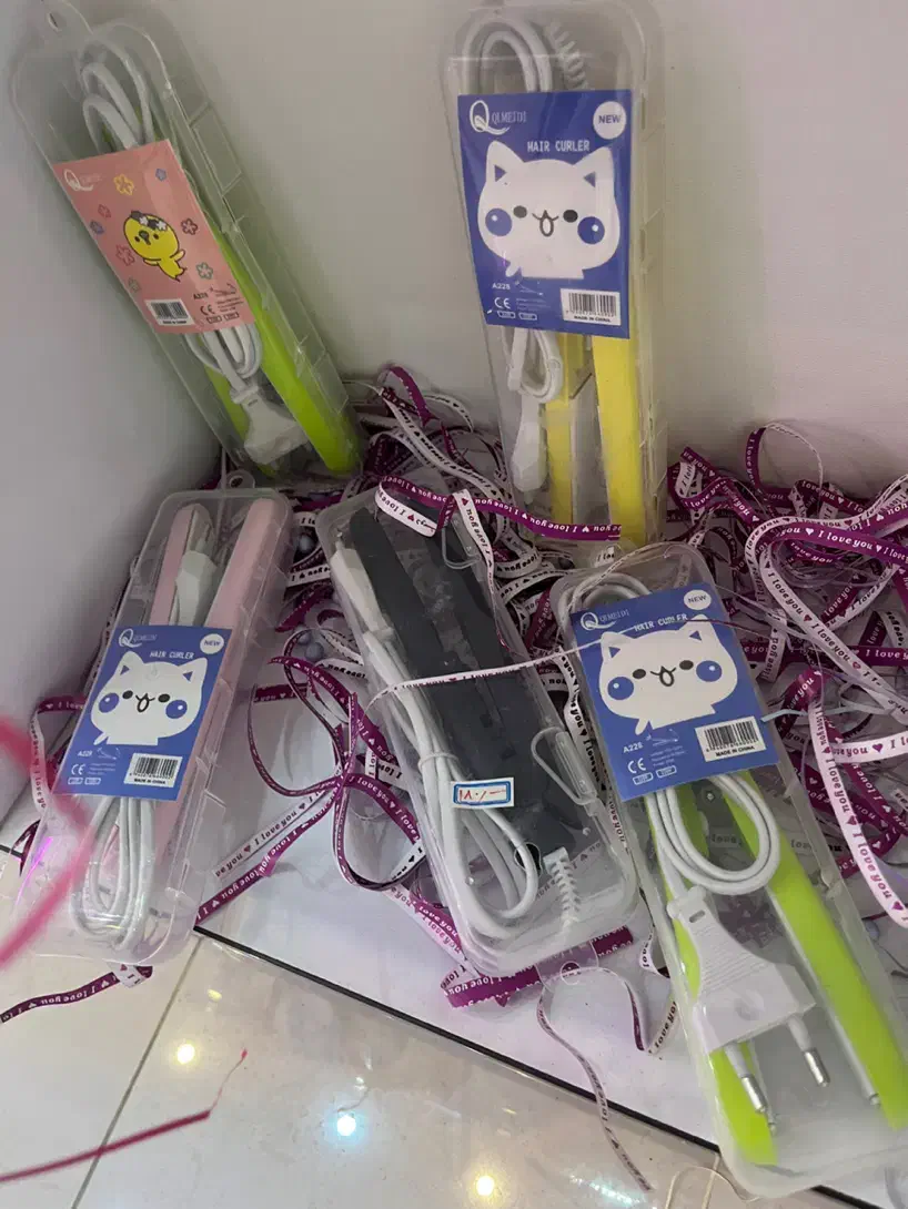 سایه|آرایشگاه و سالن‌های زیبایی|بروجرد, |دیوار