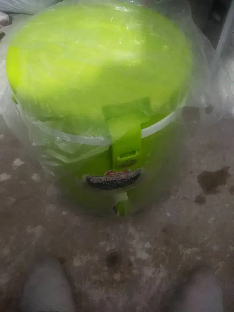 یک عدد کلمن|ظروف نگهدارنده، پلاستیکی، یکبارمصرف|فیروزآباد (فارس), |دیوار