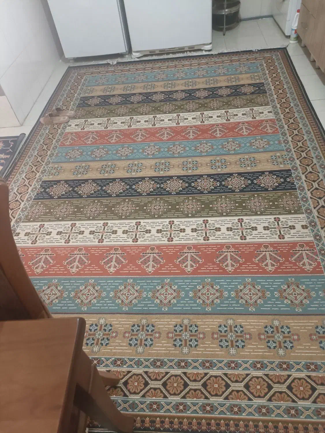 گلیم آشپزخونه و کناره سالن حراج فوری|گلیم، جاجیم، گبه|شیراز, کوشک میدان|دیوار