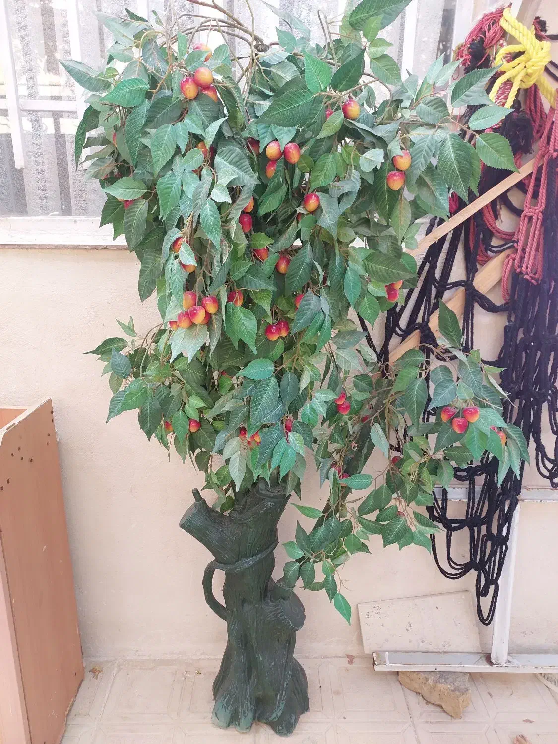 یک عدد درختچه و دسته گل رز ربانی بفروش میرسد|گل مصنوعی|ملایر, |دیوار