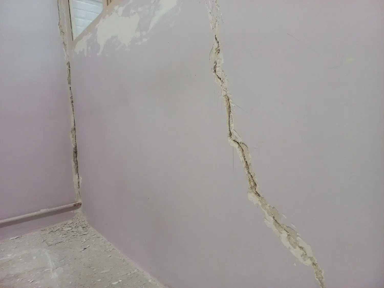 لکه گیری سفید کاری ترمیم گچ|خدمات پیشه و مهارت|زنجان, |دیوار