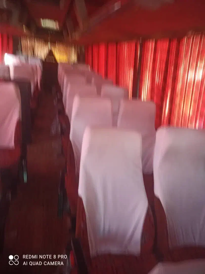 صندلی  اتوبوسی کامل با روکش بدون پارگی .در حد نو|قطعات یدکی و لوازم جانبی|رباطکریم, رباطکریم|دیوار