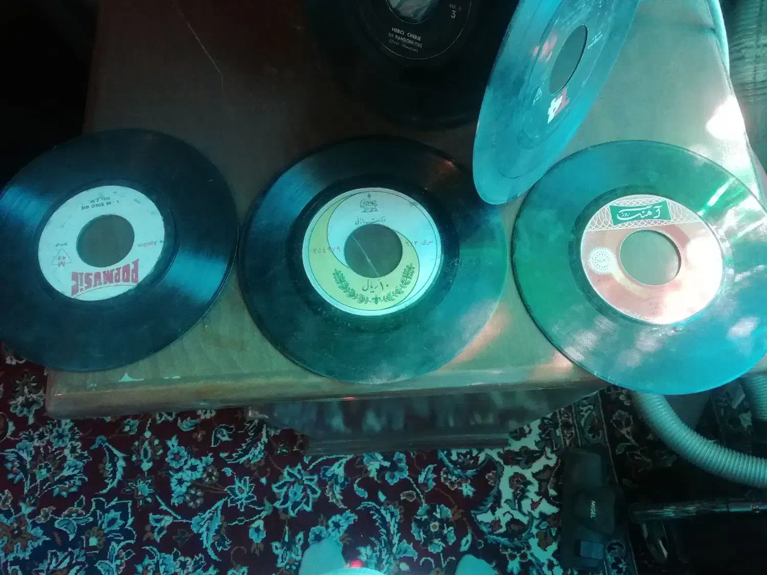 صفحه قدیمی گرامافون|کلکسیون اشیاء عتیقه|نیشابور, هفده شهریور|دیوار