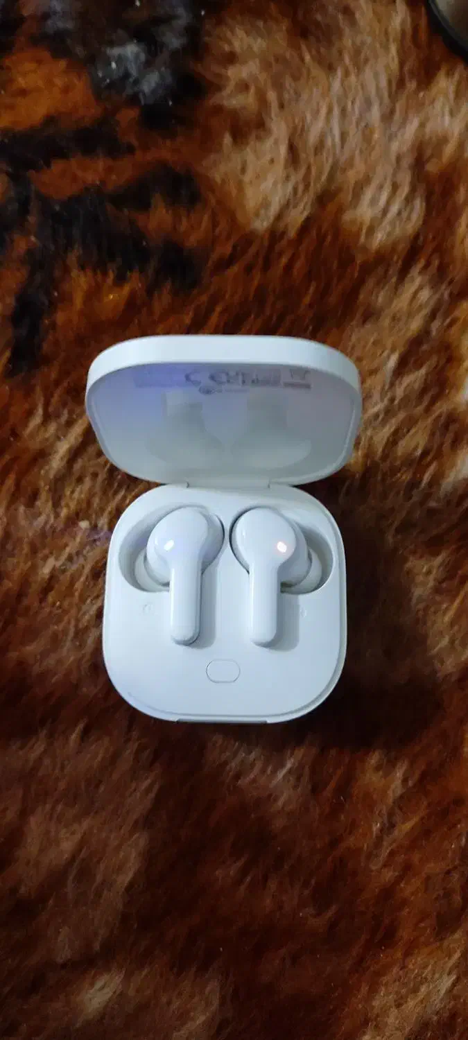 ایرپاد برنده qcy|لوازم جانبی موبایل و تبلت|پارس‌آباد, |دیوار