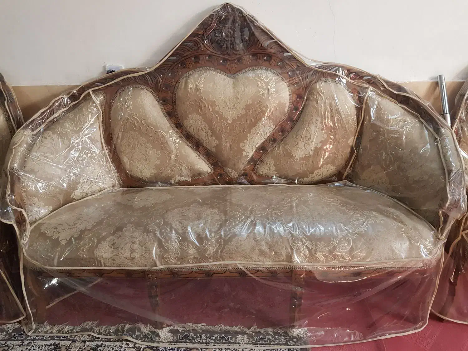 مبل ۷ نفره درحد نو با کاور|مبلمان خانگی و میز عسلی|مشهد, زیرکن|دیوار