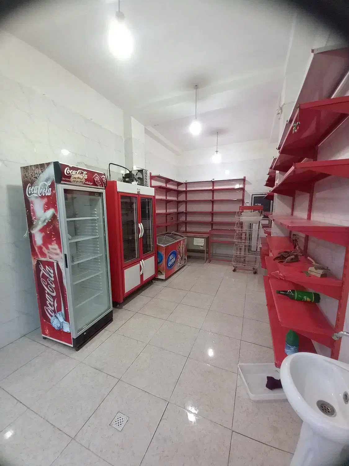 مغازه با تمام امکانات اجاره داده میشود|اجارهٔ مغازه و غرفه|کوهدشت, |دیوار