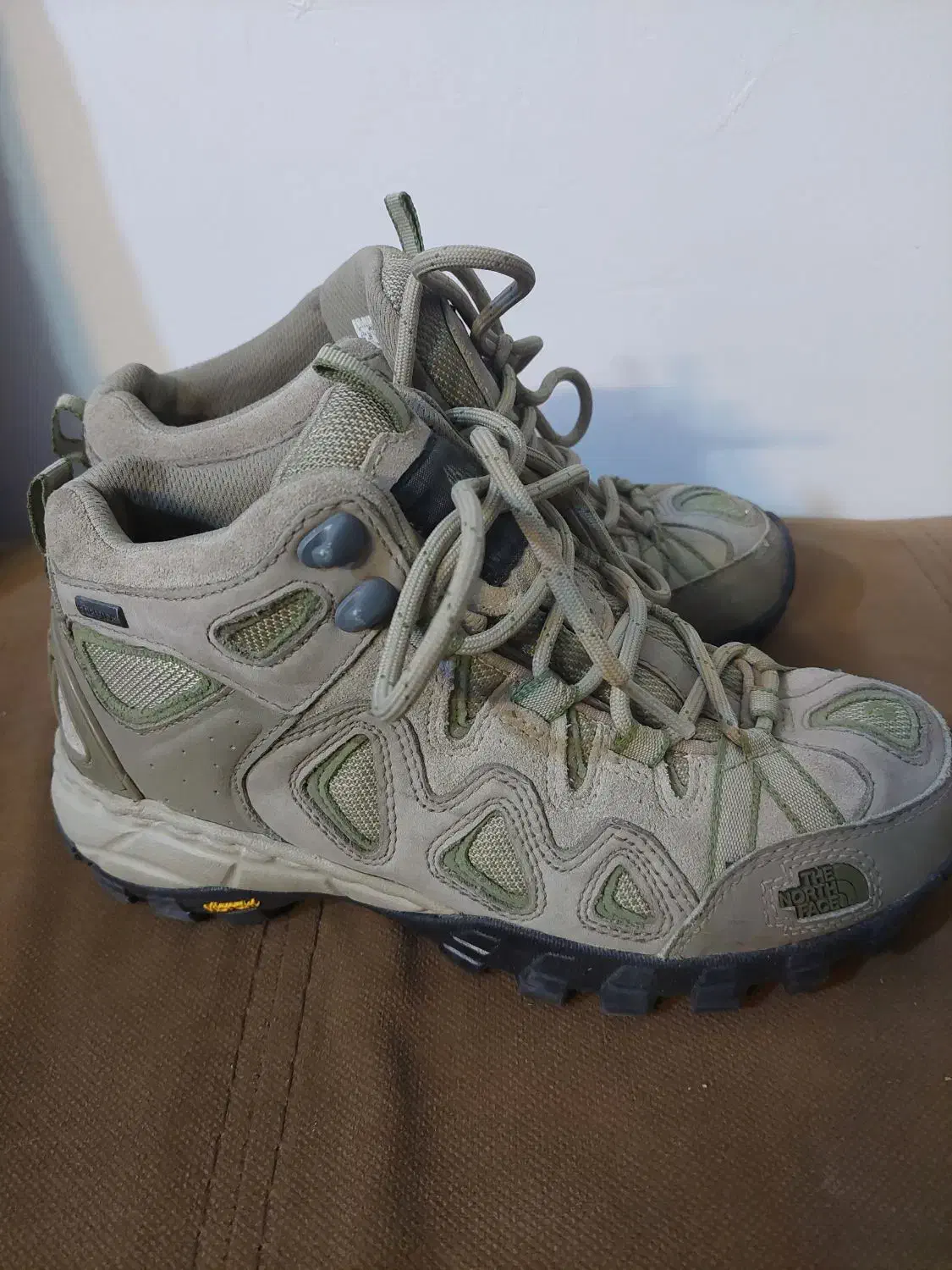 کفش کوهنوردی استوک|کیف، کفش، کمربند|نیشابور, بلوار گلها|دیوار