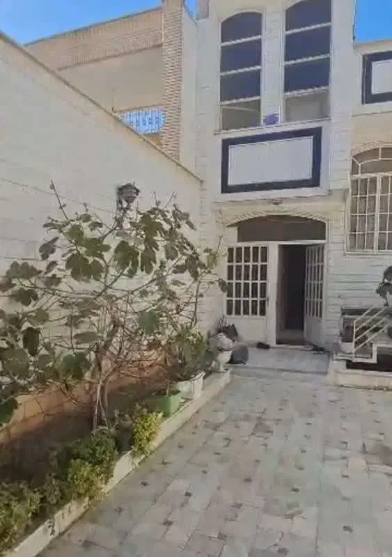 رهن و اجاره خانه ویلایی|اجارهٔ خانه و ویلا|قم, هنرستان|دیوار