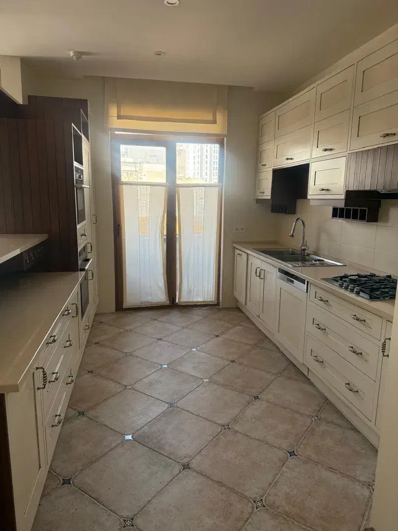 فرشته ۱۲۰ متر