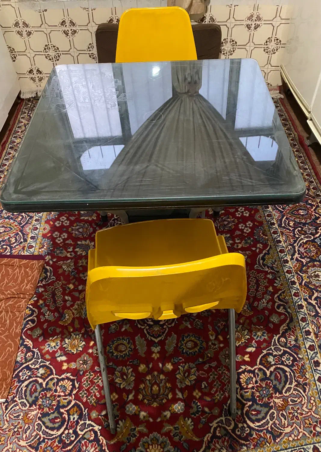 میزصندلی سالم بدون ایرادوشکستگی|میز و صندلی غذاخوری|نظرآباد, حسن آباد سالم|دیوار