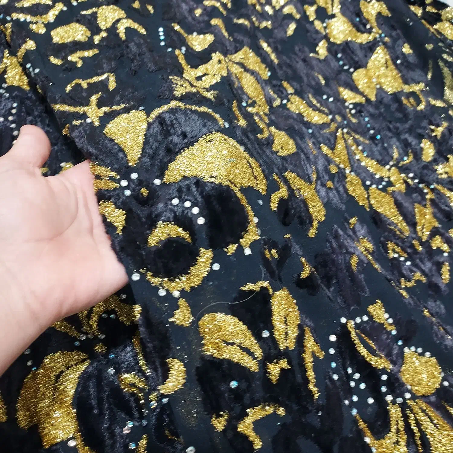 قیمت. ۳،۵۰۰ مشکی ۴،۵۰۰،۰۰۰|لباس|مارگون, |دیوار