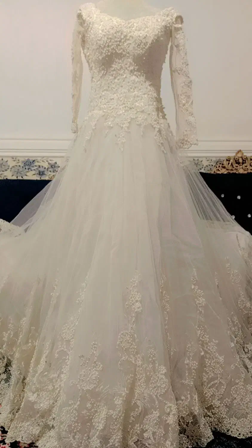 لباس عروس|لباس|دلگان, |دیوار