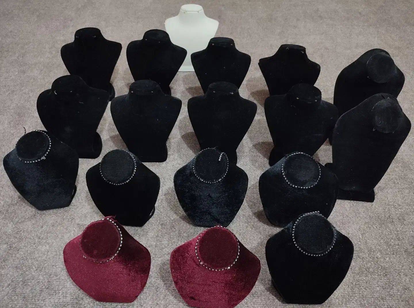 مانکن و آویز زیورآلات|فروشگاه و مغازه|اندیمشک, |دیوار