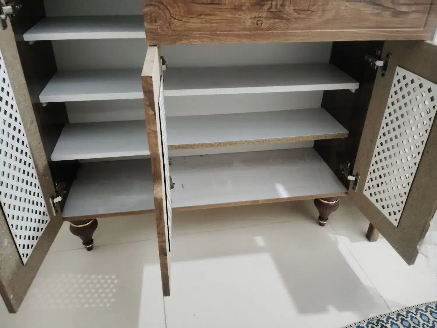 جاکفشی حصیری پایه پلاستیکی تمیز و نو مرتب|جاکفشی، کمد، دراور|مشهد, کشف|دیوار