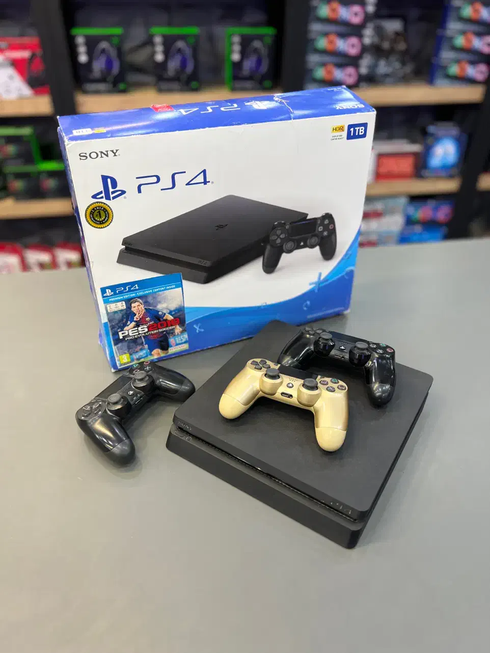 PS4 slim 1TB سه دسته|کنسول، بازی ویدئویی و آنلاین|شیراز, ستارخان|دیوار