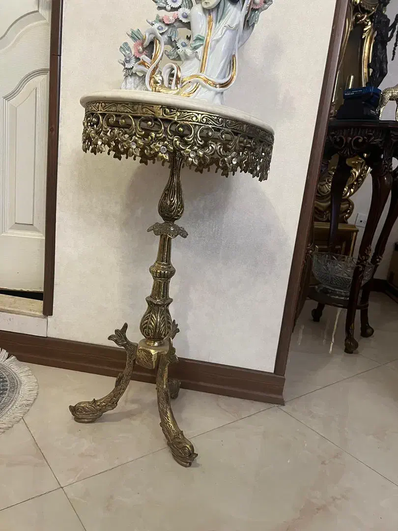 میز برنزی|میز تلفن|تهران, علم و صنعت|دیوار