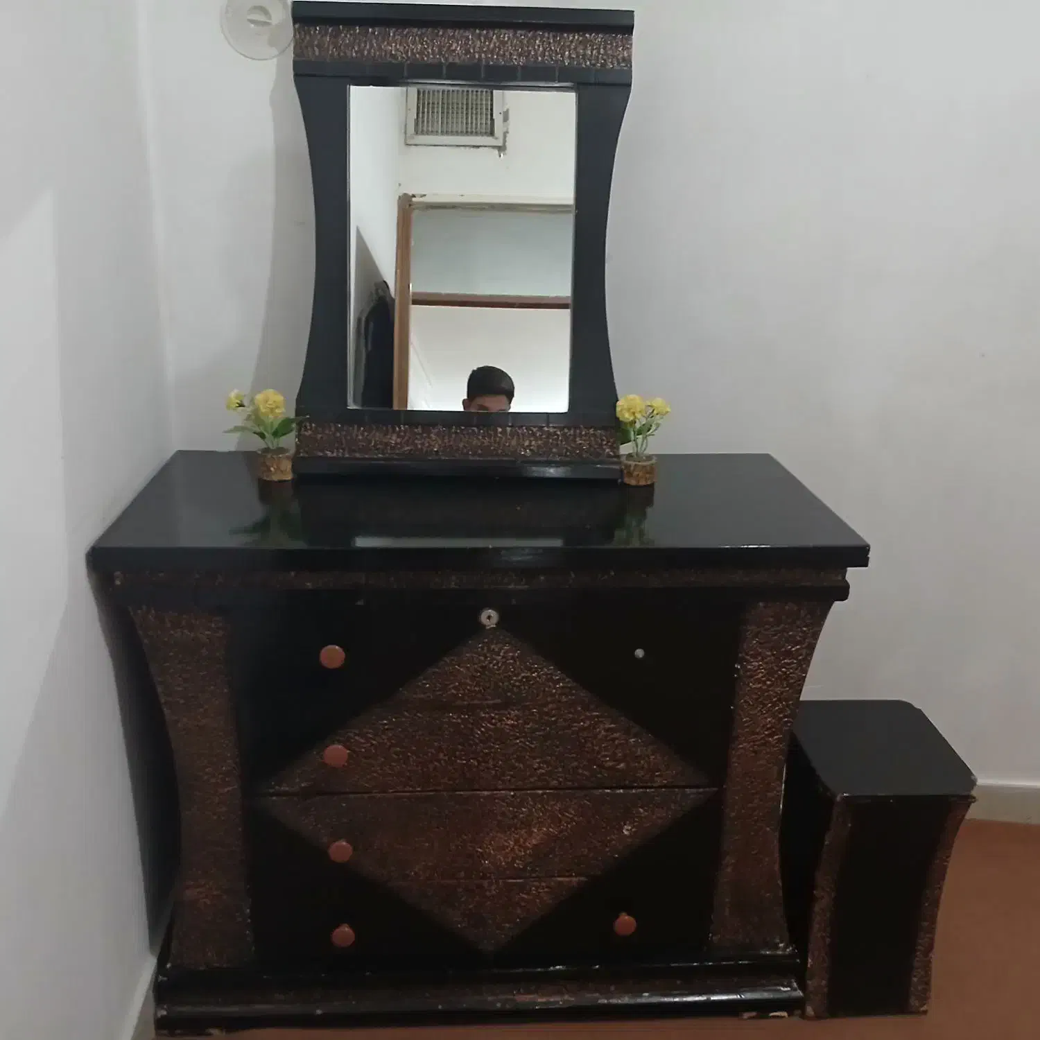 دراور همراه با اینه صندلی|جاکفشی، کمد، دراور|پاکدشت, پاکدشت (مامازند)|دیوار