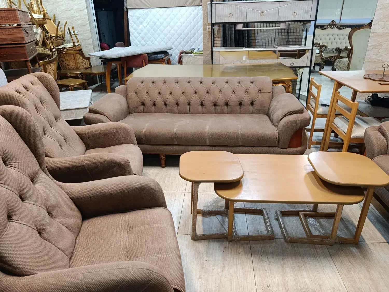 مبل ماهور|مبلمان خانگی و میز عسلی|رشت, احمد گوراب|دیوار