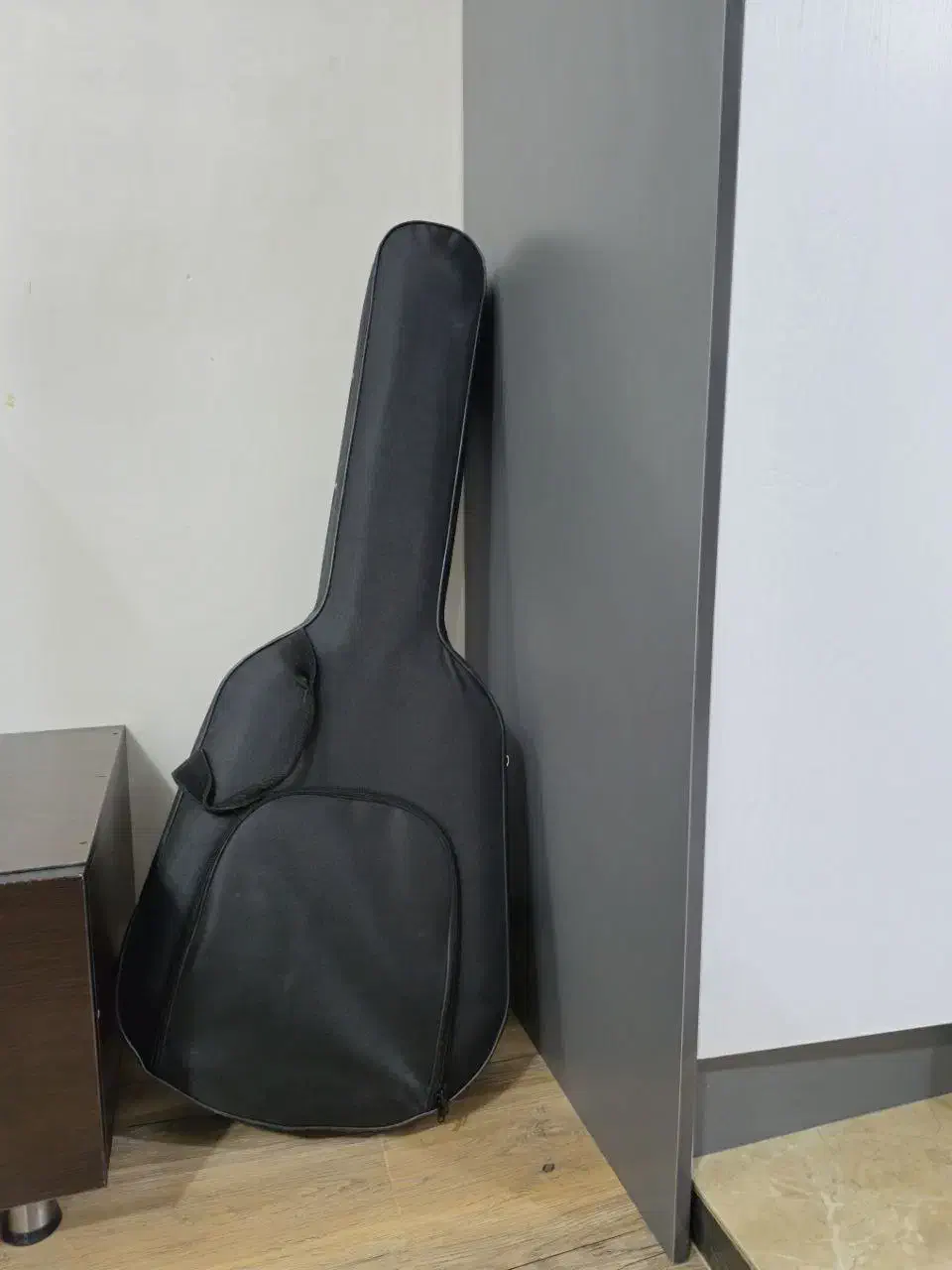 گیتار|گیتار، بیس، امپلیفایر|آبدانان, |دیوار