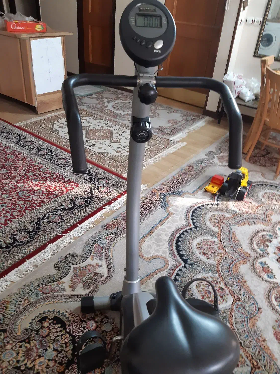 دوچرخه ثابت|تجهیزات ورزشی|شاهین‌شهر, شهرک هشت بهشت|دیوار