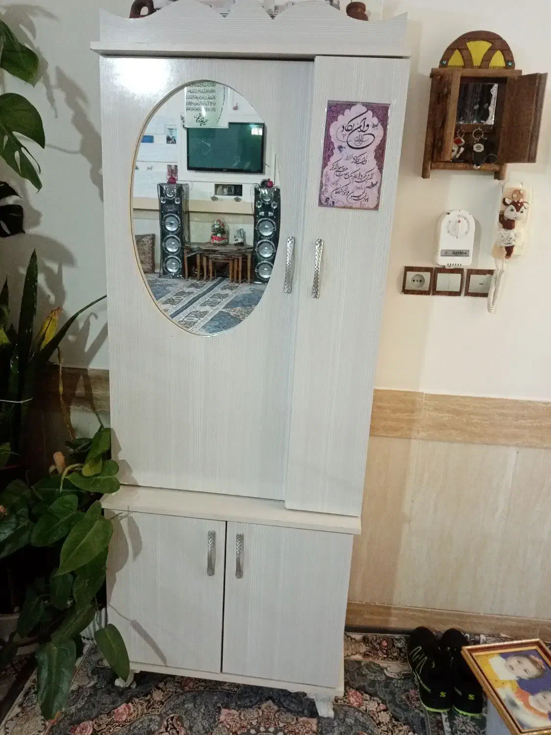 جا کفشی اینه دار سالم وبدون هیچ مشکل|جاکفشی، کمد، دراور|کاشمر, |دیوار