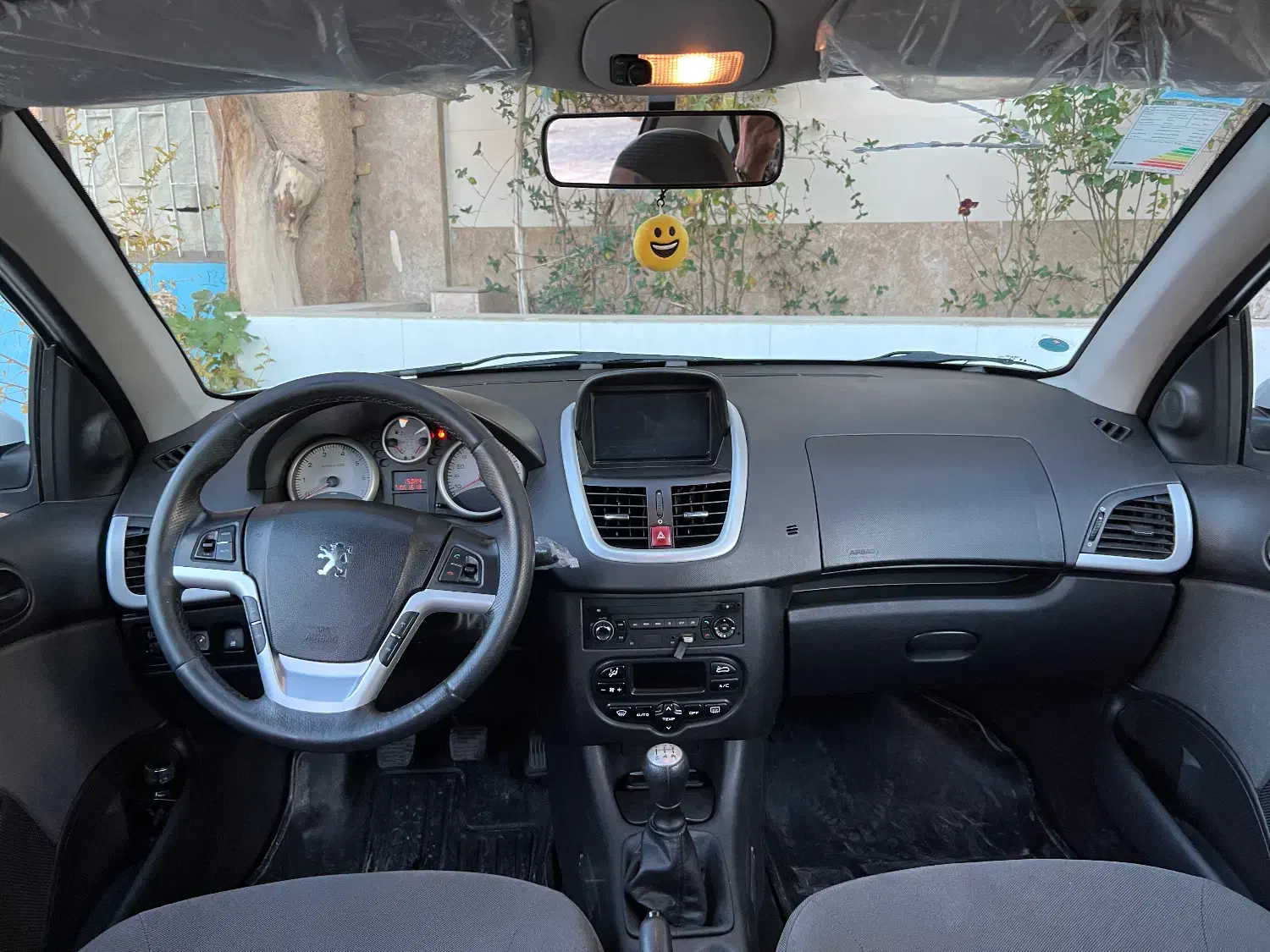 ۲۰۷مدل۴۰۲|خودرو سواری و وانت|سیرجان, |دیوار