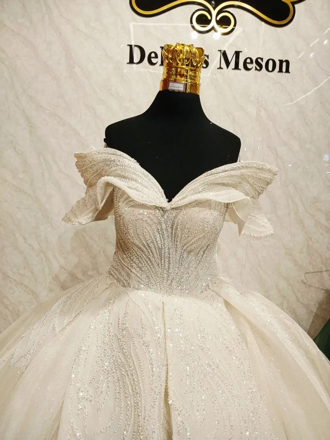 فرش لباس عروس زیر دو میلیون|لباس|اردبیل, |دیوار