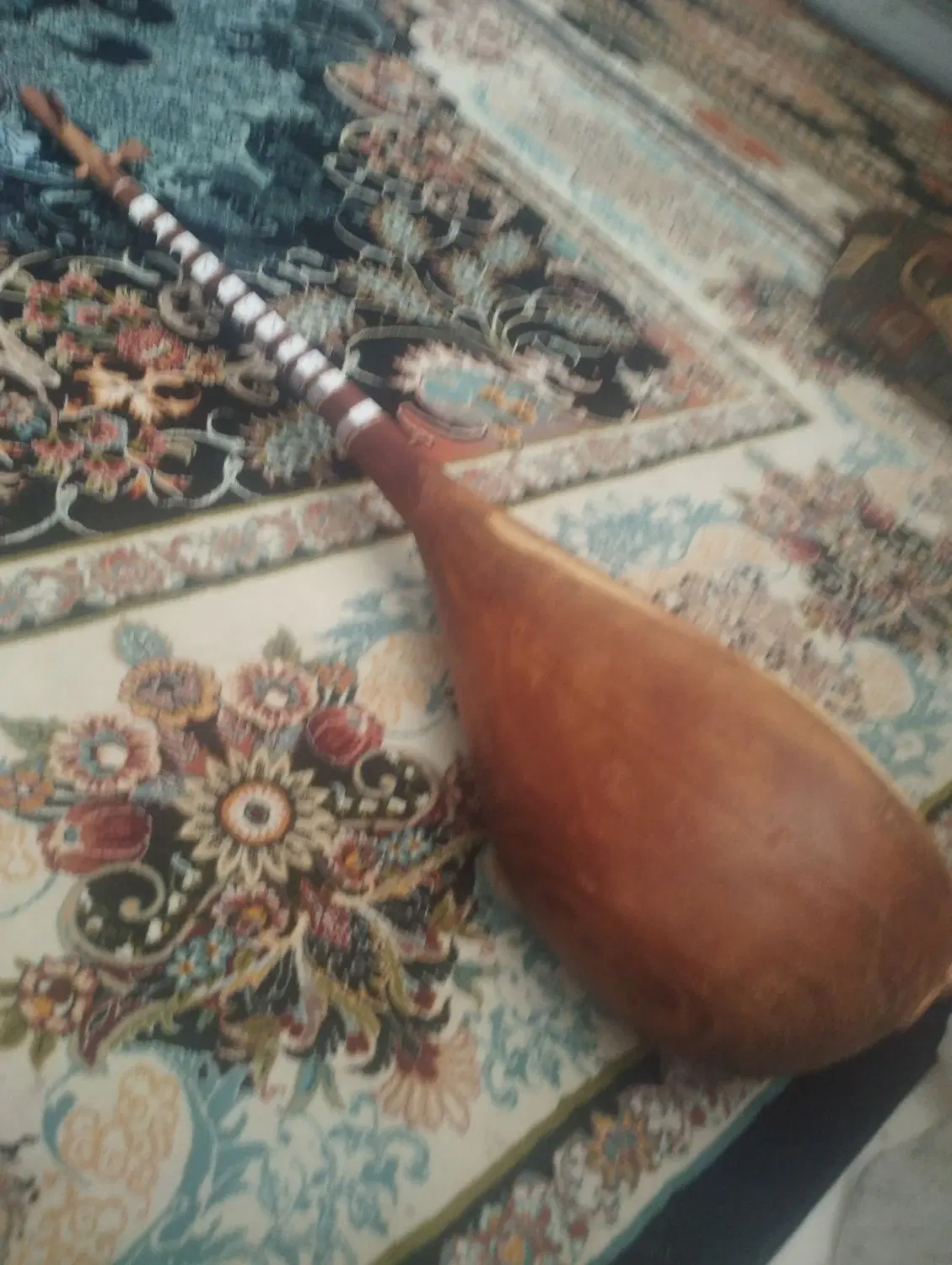 دوتار|سازهای سنتی|شیروان (خراسان), |دیوار