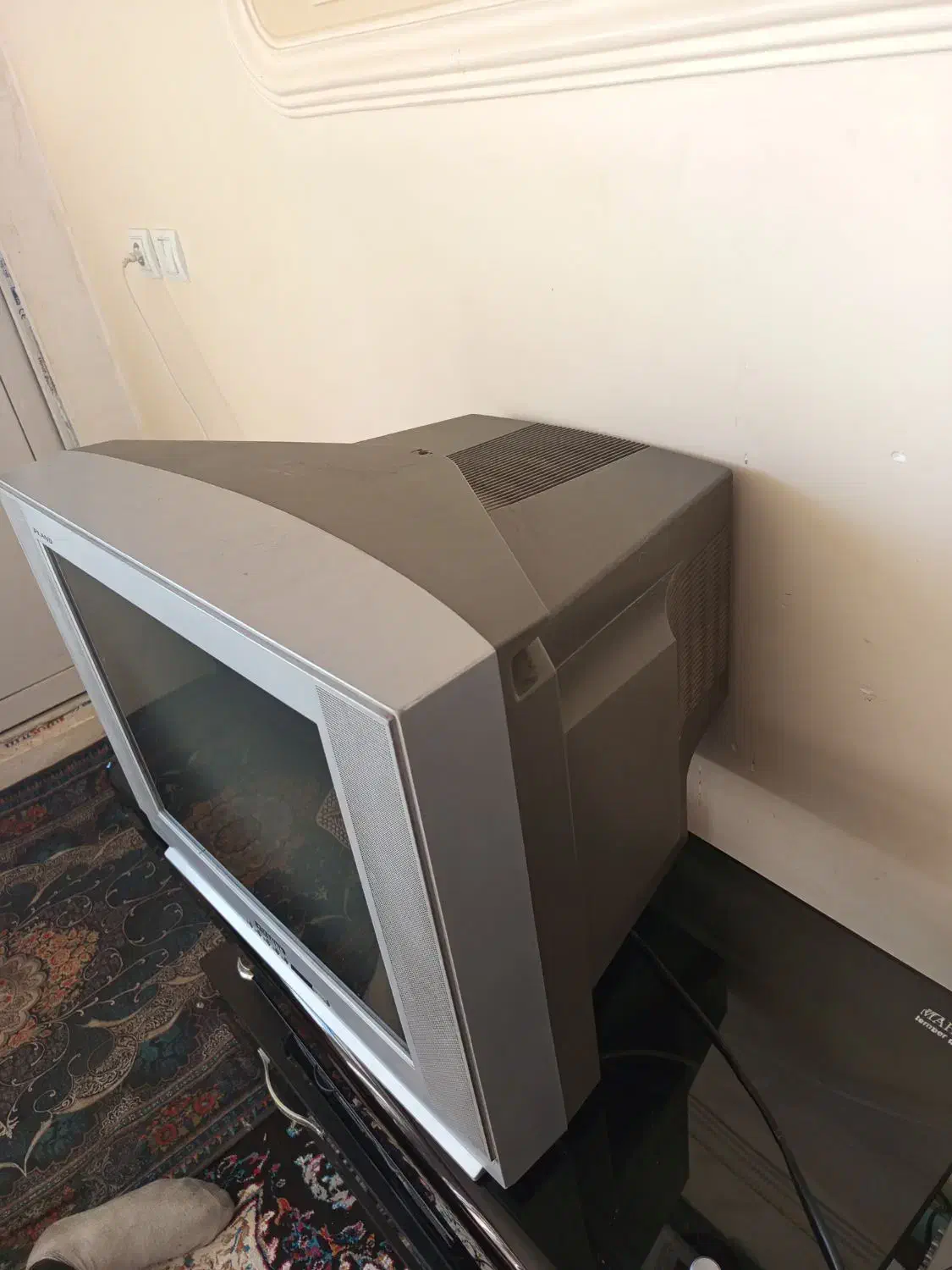 تلویزیون 21 اینج شفاف دیجیتال میز همش ۱۸۰۰|تلویزیون و پروژکتور|اهر, |دیوار