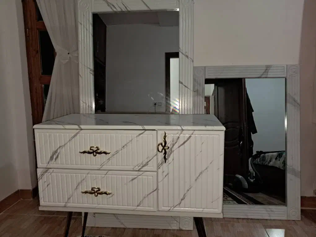 لوازم ارایشگاهی|آرایشگاه و سالن‌های زیبایی|کومله, |دیوار