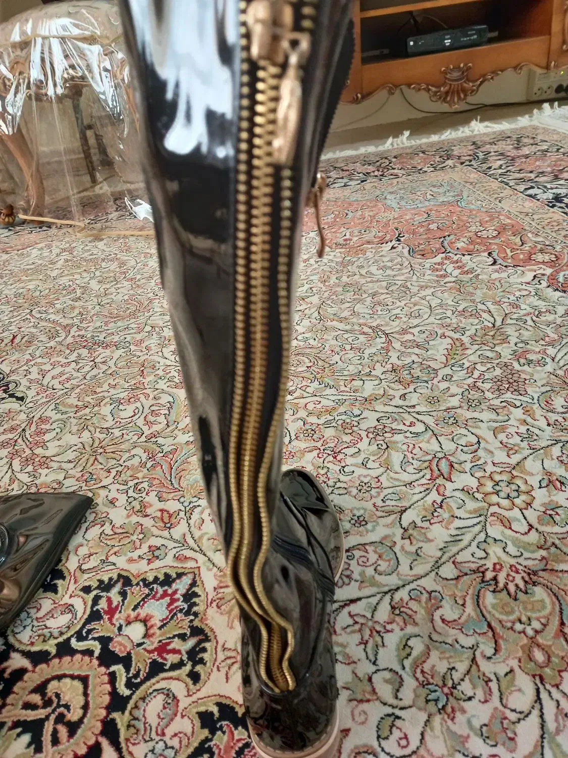 چکمه ورنی برند خارجی|کیف، کفش، کمربند|پرند, فاز ۲|دیوار