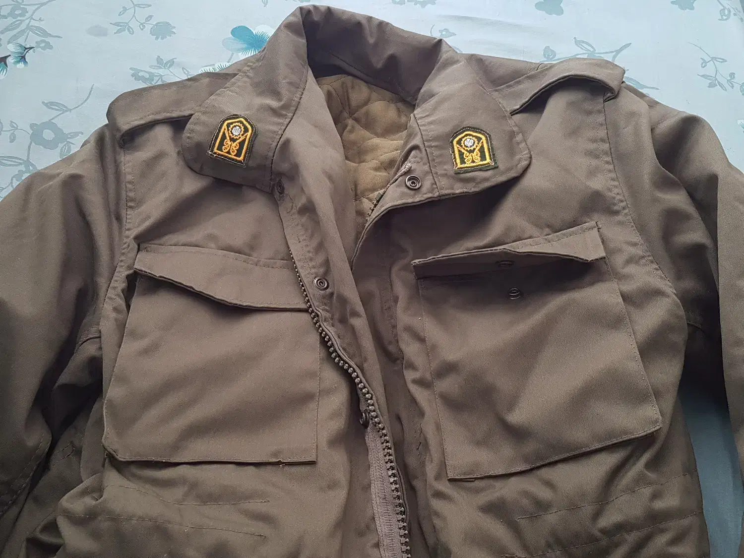 لباس نظامی|لباس|کرج, عظیمیه|دیوار