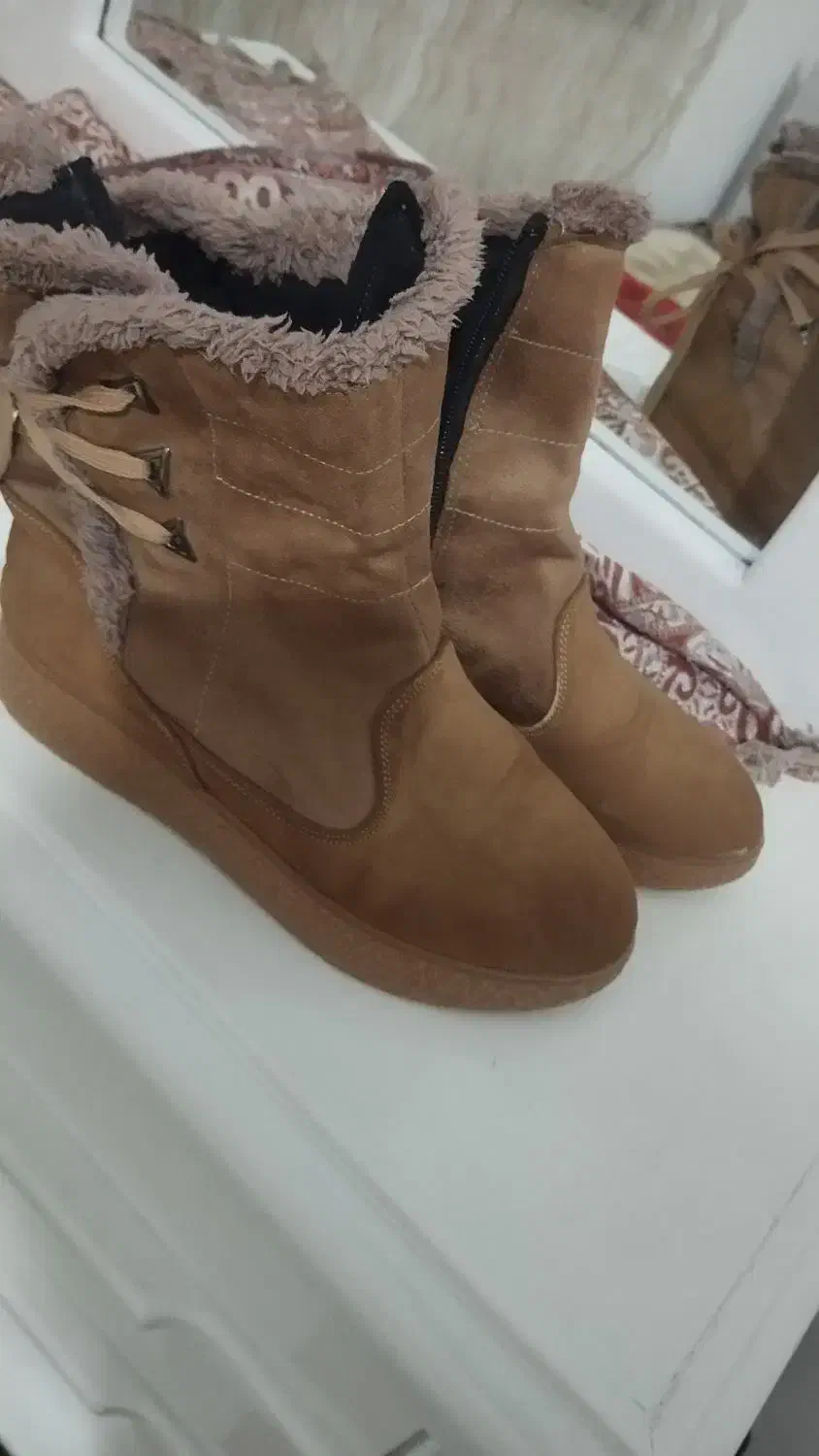 دو جفت نیم بوت در حد نو هستن|کیف، کفش، کمربند|نقده, |دیوار