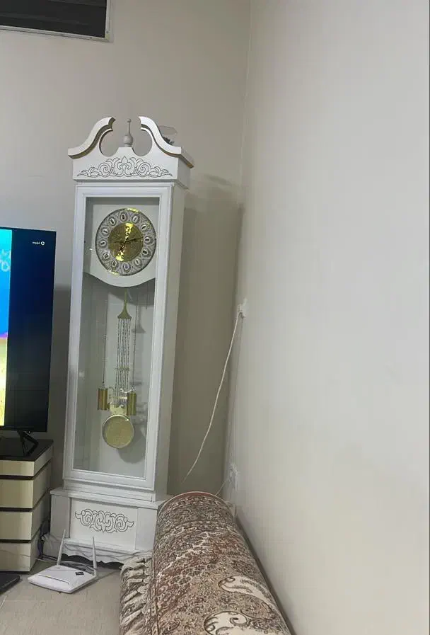 ساعت ایستاده کامل تمیز|ساعت دیواری و تزئینی|شهرکرد, |دیوار