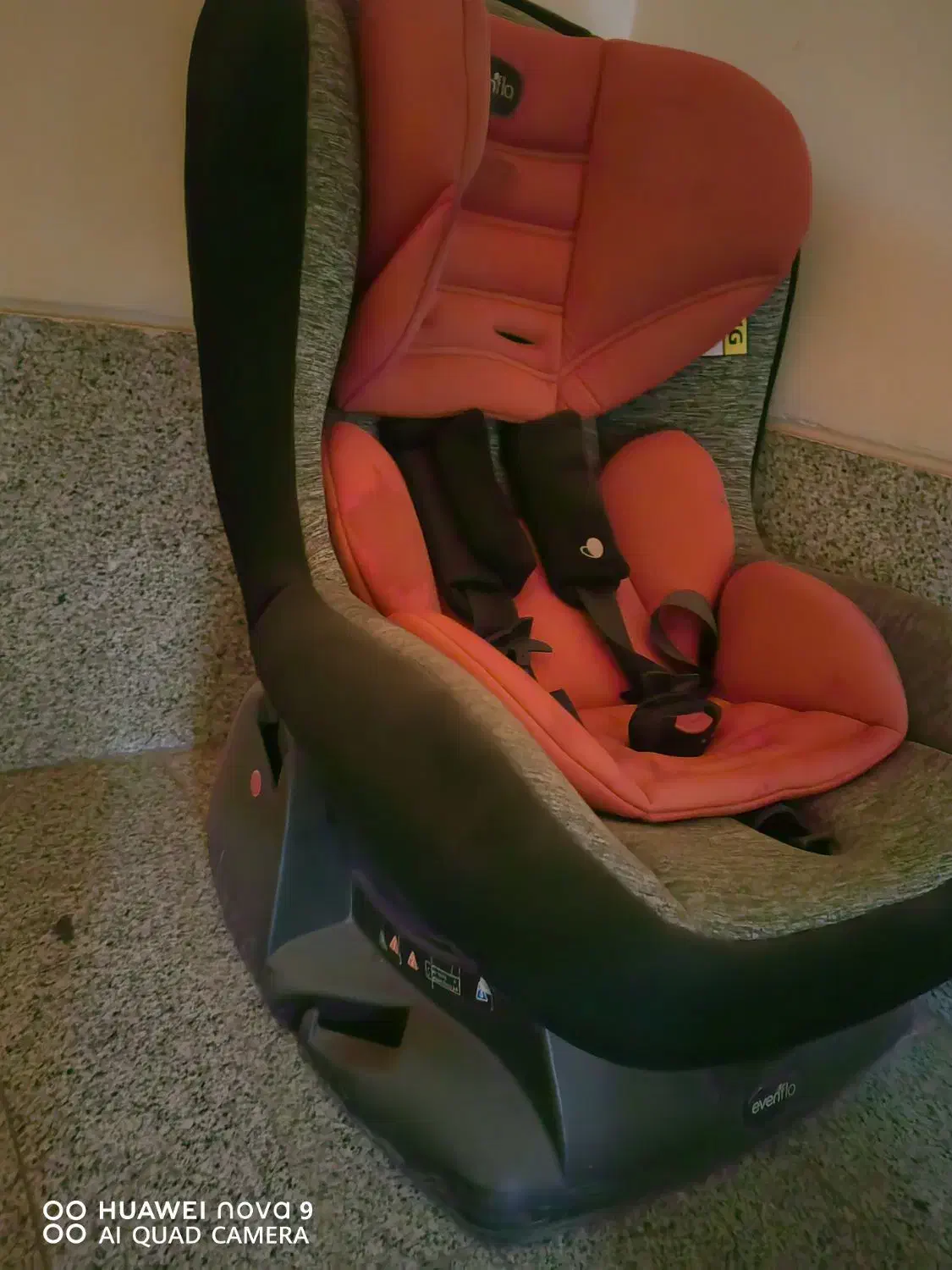 صندلی ماشین|تخت و صندلی بچه|همدان, |دیوار