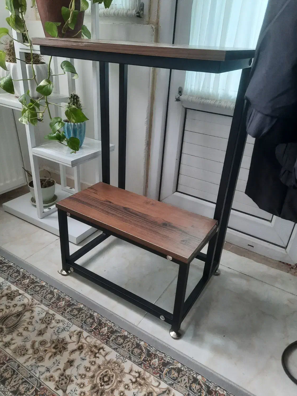 میز|میز تلفن|نیشابور, گمنام غربی|دیوار