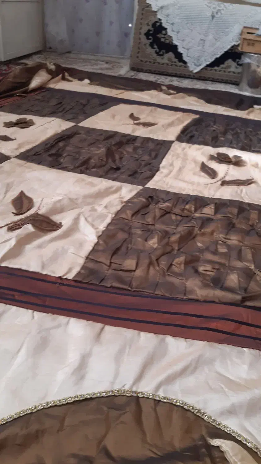 لاحاف|رختخواب، بالش، پتو|قم, شهر قائم|دیوار