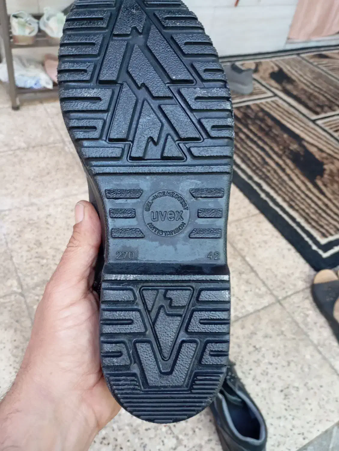 کفش کار|کیف، کفش، کمربند|مشهد, موعود|دیوار