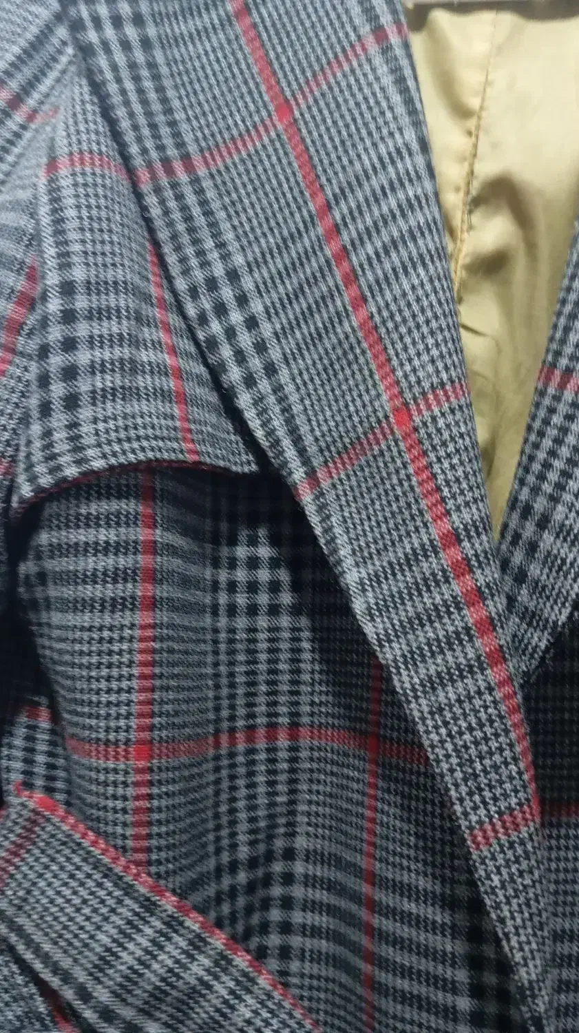 پالتو|لباس|یاسوج, |دیوار