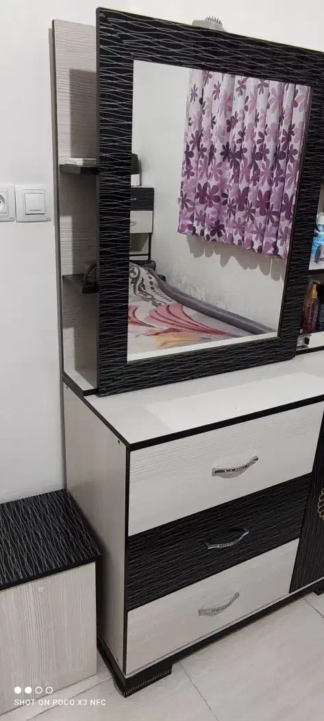 تخت و میز آرایش|تخت و سرویس خواب|معصومیه, |دیوار