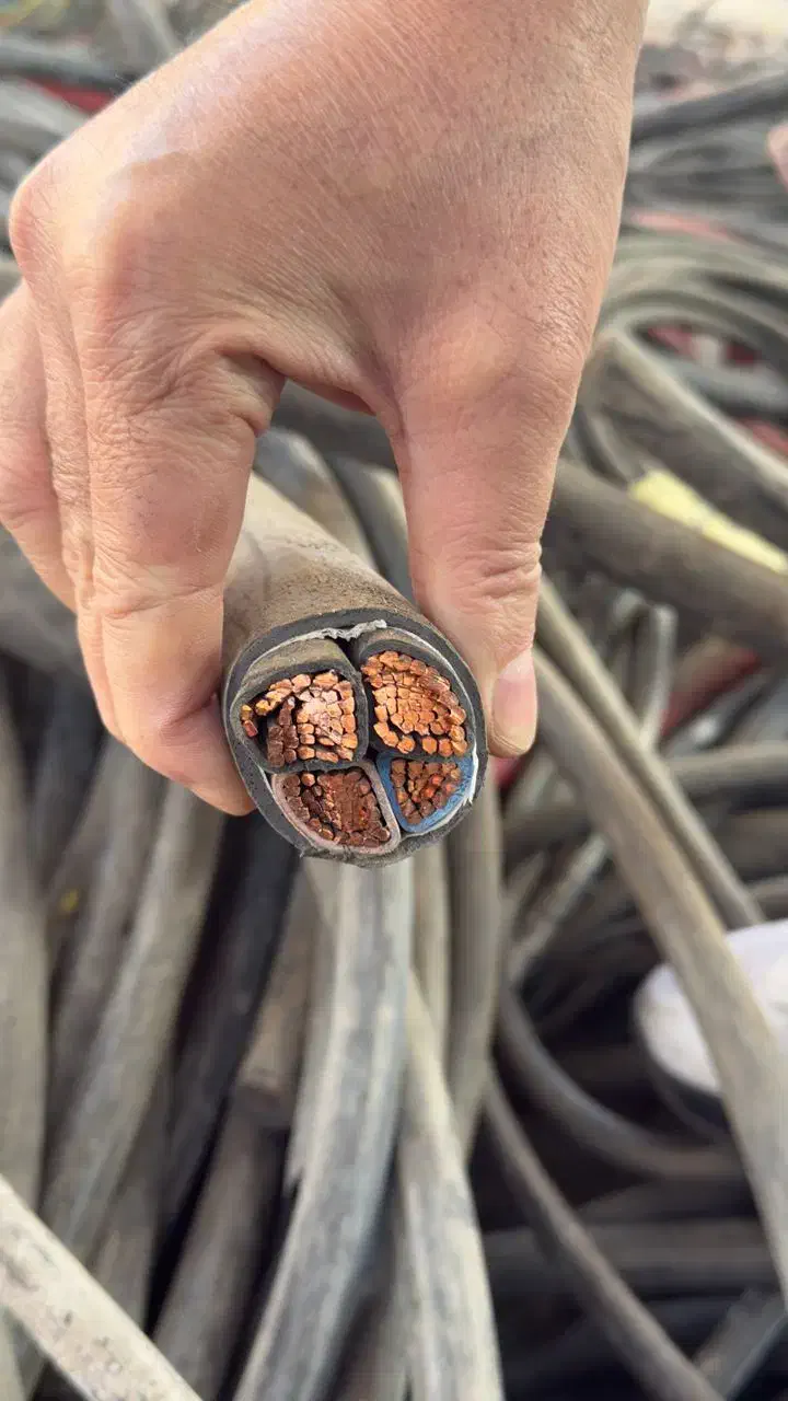 خریداروفروش ضایعات آهن آلومینیوم مس برنج سیم کابل|عمده‌فروشی|تهران, بلوار کشاورز|دیوار