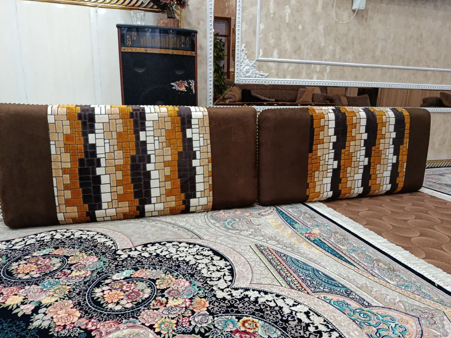 8 عدد پشتی 2 روه نونو|پشتی|زابل, |دیوار