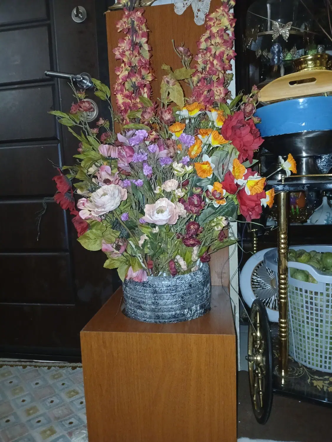 دکوری جای گلدان چوبی  و تخته پشتش بسیارشیک و یونیک|صنایع دستی و سایر لوازم تزئینی|تهران, دهم فروردین|دیوار