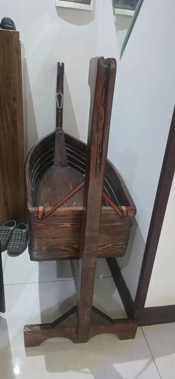 ننو چوبی دست ساز|تخت و صندلی بچه|تهران, شمس‌آباد|دیوار