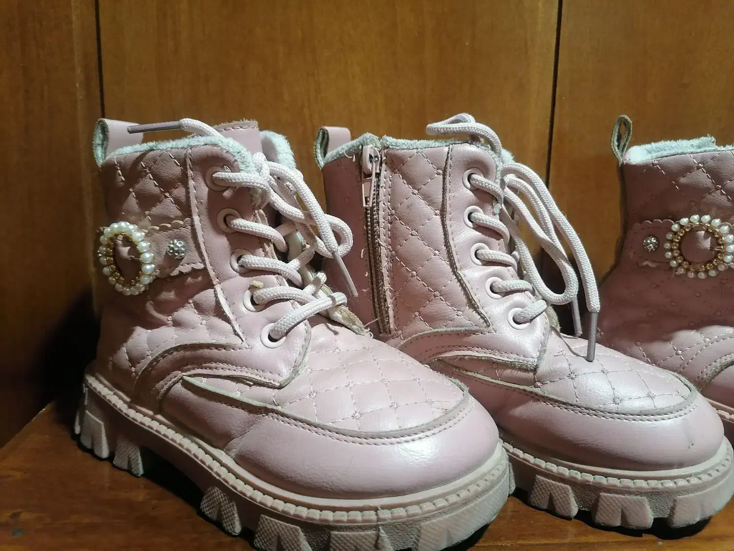 بوت و کفش بچه گانه|کیف، کفش، کمربند|برخوار, |دیوار