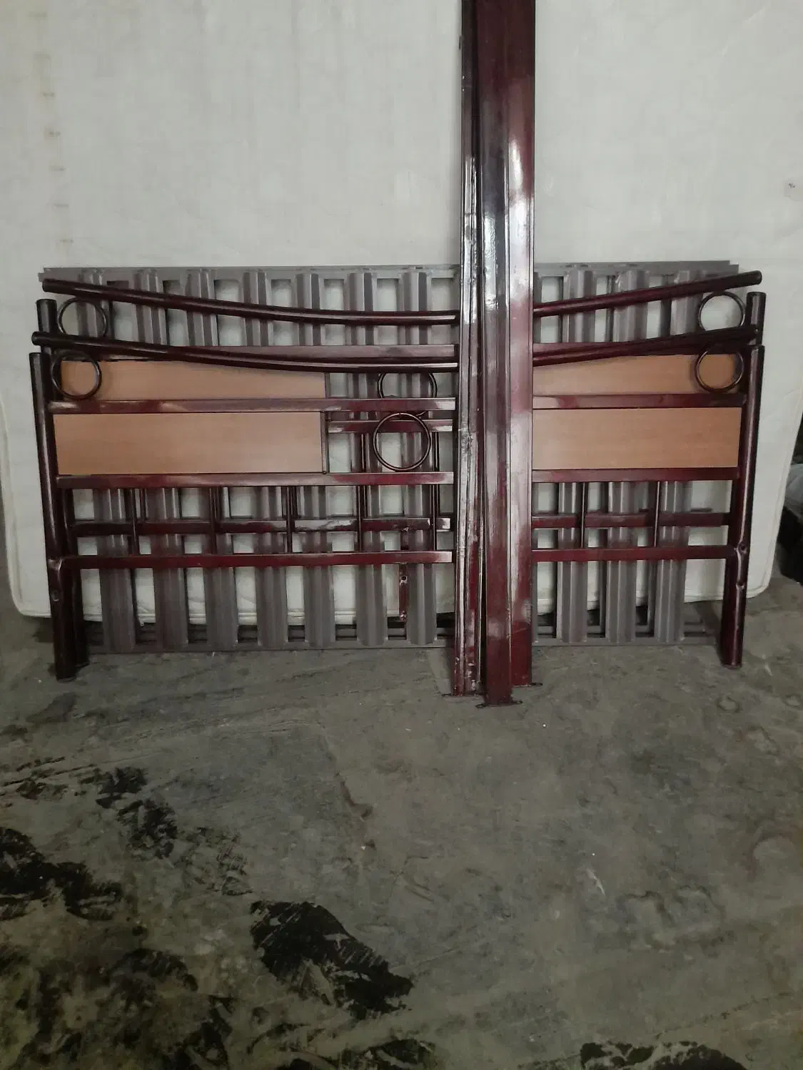 تخت|تشک تختخواب|اصفهان, عمان سامانی|دیوار