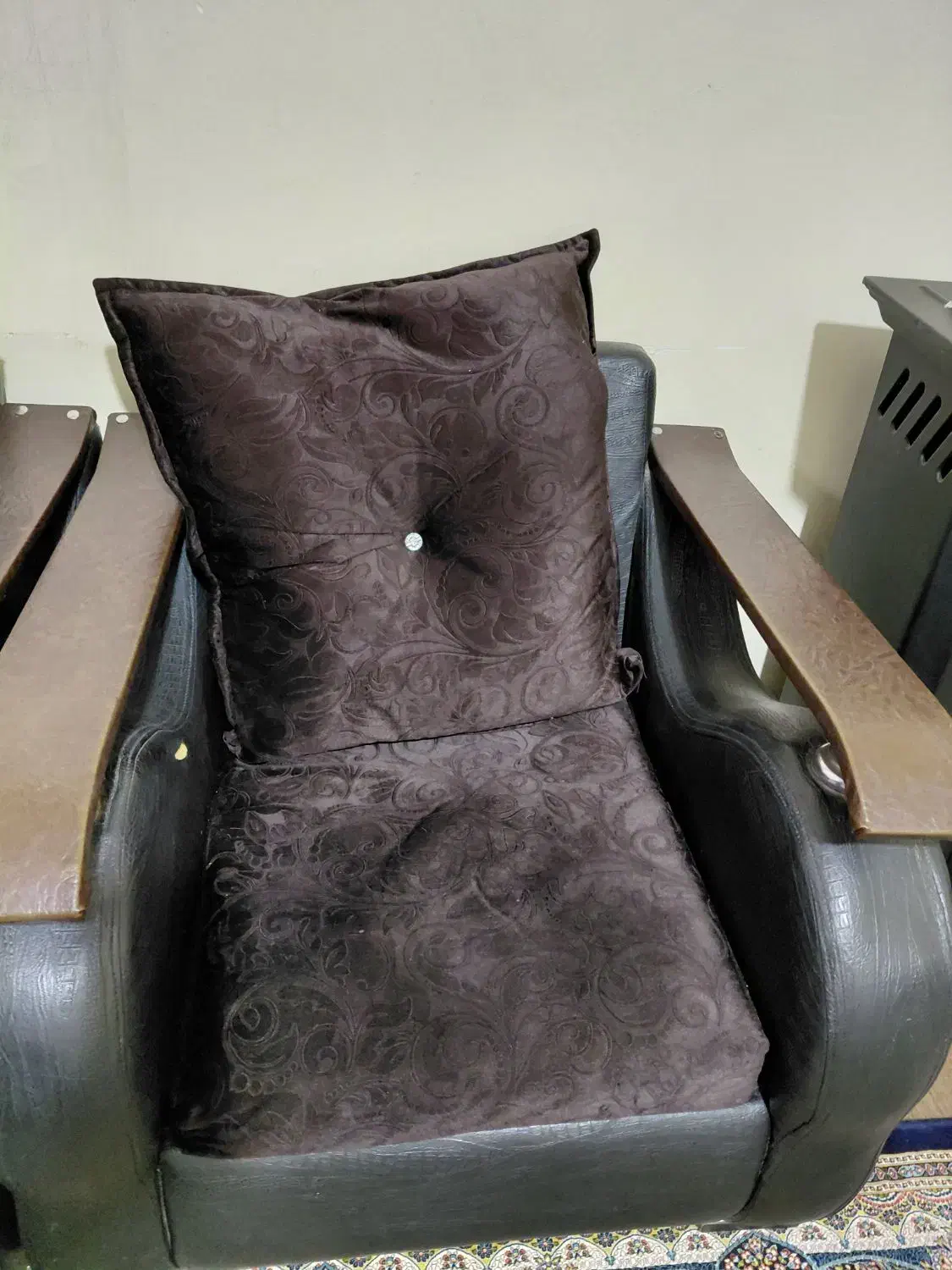 مبل کلاسیک|مبلمان خانگی و میز عسلی|بم, |دیوار