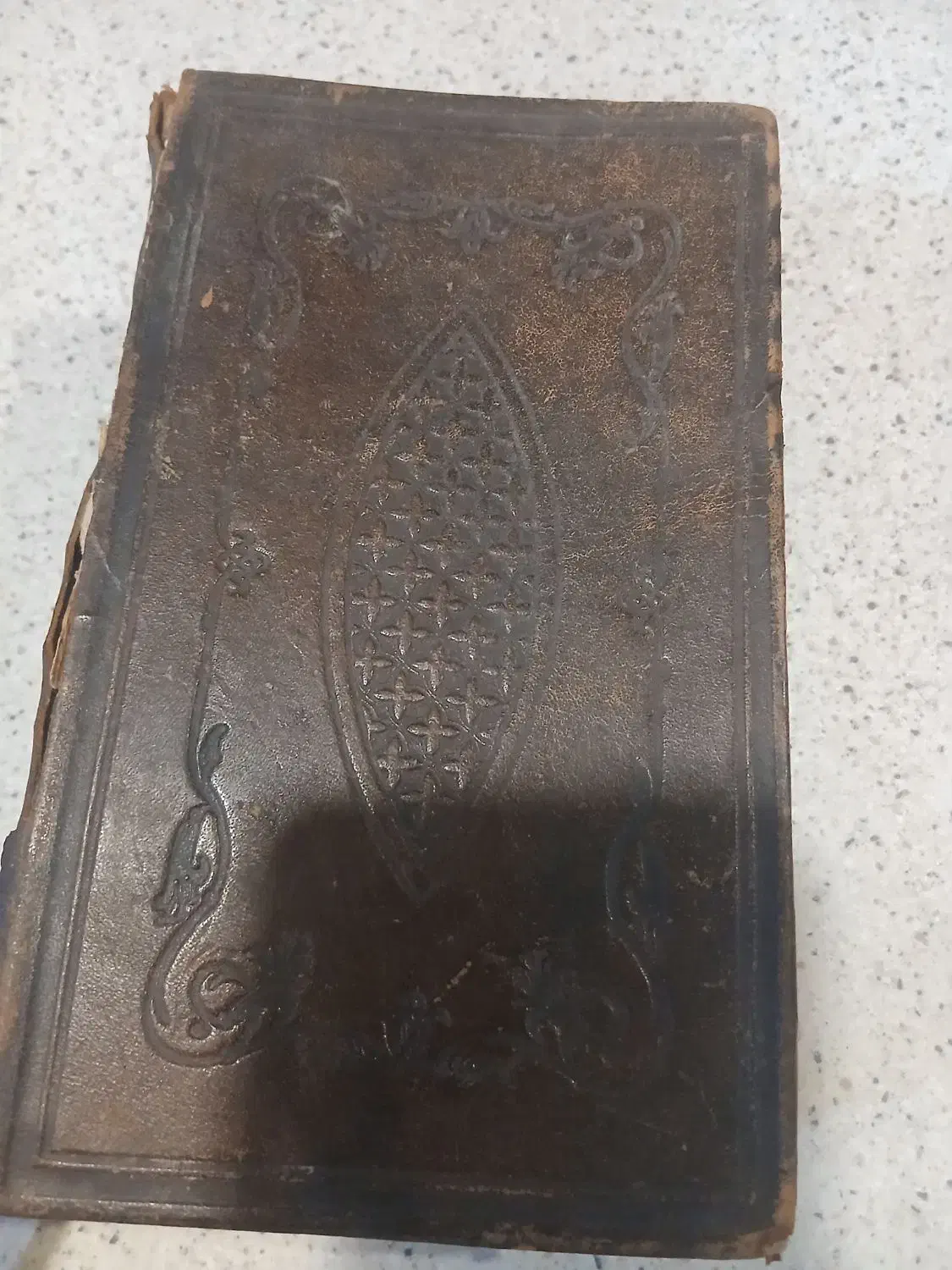 کتاب مقدس عبری چاپ وین (Vienna) سال ۱۸۹۳|کتاب و مجله مذهبی|محمدشهر, هزار واحدی|دیوار