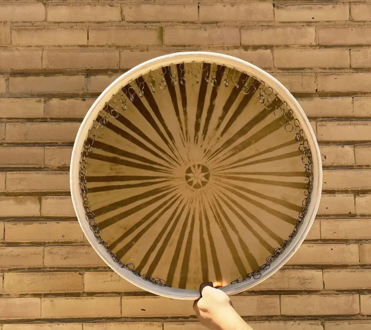 ساز دف|سازهای سنتی|سبزوار, کاشفی شمالی (دادگستری)|دیوار