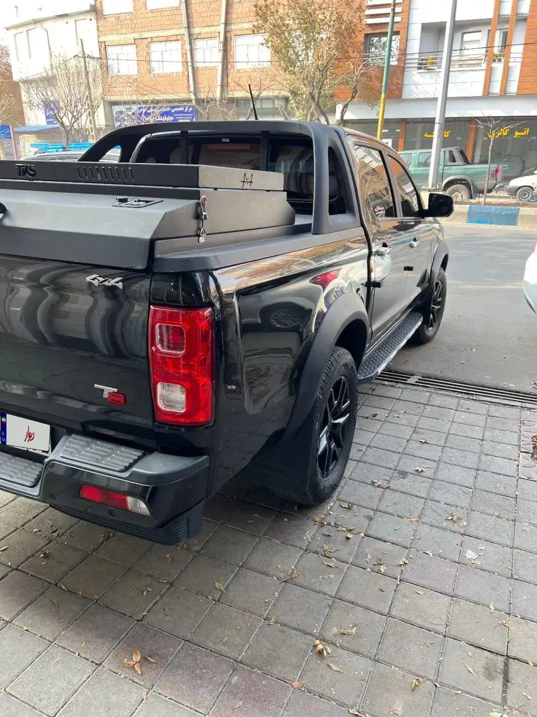 کی ام سی مدل ۴۰۲|خودرو سواری و وانت|نقده, |دیوار